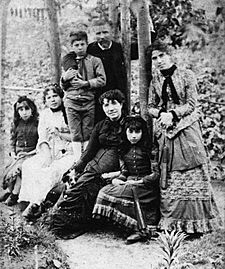 Rosalía e familia por Juan Palmeiro e fillos, A Matanza. 1884