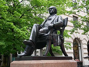 Statue of George Peabody in the City of London (02)