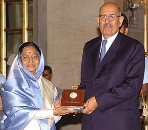 Pratibha Devisingh Patil giving away the Indira Gandhi Prize for Peace, Disarmament and Development-2008 to D.G., IAEA, Dr. Mohamed ElBaradei for his impassioned opposition to the use of Nuclear Energy for Military purpose