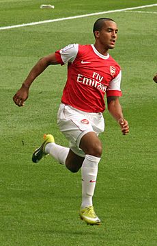Theo-Walcott Emirates Cup 2010-cropped