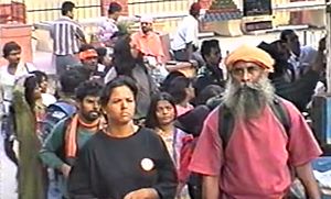 Sadhguru Jaggi Vasudev with wife Vijayakumari (07)