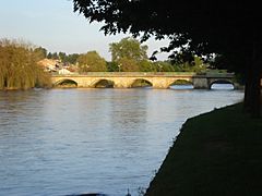 Vienne River at Aixe-sur-Vienne (Haute-Vienne, Fr)