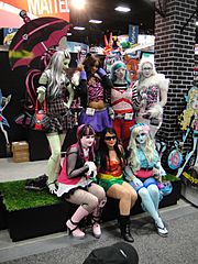 San Diego Comic-Con 2011 - Monster High girls (Mattel booth) (5992832407)