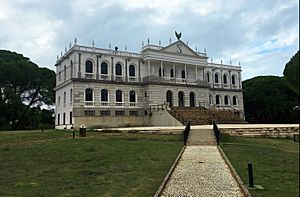 Palace of “El Acebrón”