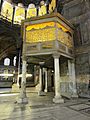 Die Sultansloge auf antiken Säulen in der Hagia Sophia - panoramio
