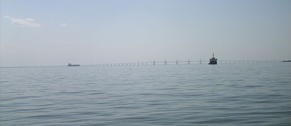 Puente y lago de maracaibo recorte