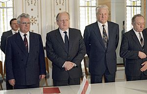 RIAN archive 52076 Leonid Kravchuk, Stanislav Shushkevich and Boris Yeltsin