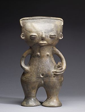Sinú - Standing Figure of a Mother and Child - Walters 482853