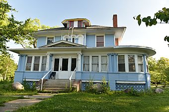 The R. Bruce and May W. Louden House.jpg