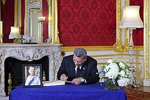 World Leaders - Book of Condolence for HM The Queen (52363934014)