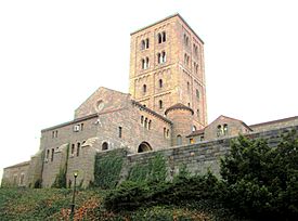 2013 The Cloisters tower from the northeast