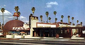 Brown Derby on Wilshire 1952
