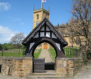 Church of the Holy Trinity lych gate - geograph.org.uk - 1294369