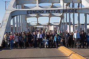 The Obamas and the Bushes continue across the bridge