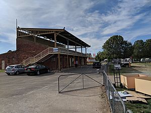 Queanbeyan showground grandstand 2018.jpg