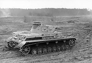 Bundesarchiv Bild 101I-124-0211-18, Im Westen, Panzer IV