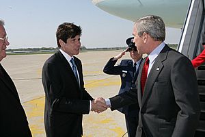 President George W. Bush greets Governor Rod Blagojevich