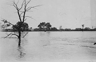 StateLibQld 1 69787 Bulloo River in flood at Adavale, Queensland.jpg