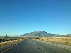 2013-09-23 18 36 50 View north along Interstate 15 in Utah near milepost 219