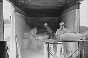 Loading-flour-Minneapolis-1939