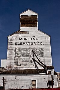 Raynesford, Montana - Montana Elevator Co. elevator
