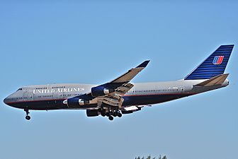 United Airlines Boeing 747-400; N104UA@LAX;18.04.2007 463fw (7282876726)