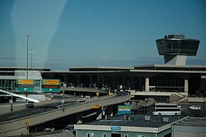 Newark airport (2170792712)