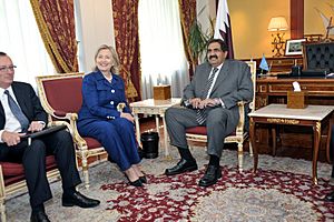 Secretary Clinton Holds a Bilateral With Qatari Emir Hamad al Thani (5013253061)
