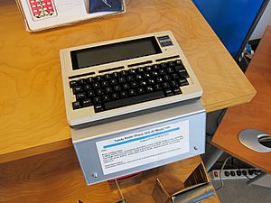 Tandy Radio Shack TRS-80 Model 100 - Goodwill Computer Museum