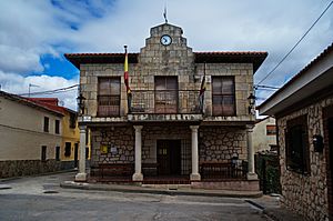 Town hall of Almadrones.jpg