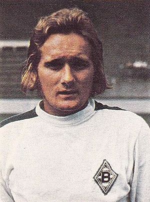 Allan Simonsen (1976)
