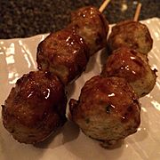 Tsukune (chicken meatballs) (16065642291)
