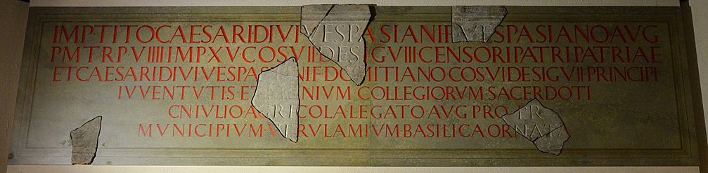 The reconstructed Basilica inscription, dated to 79 or 81 AD, Verulamium Museum, St Albans (16192740628)