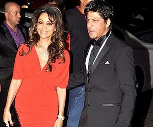 Shahrukh Khan with his wife Gauri Khan at Karan Johar's 40th birthday bash at Taj Lands End (30)