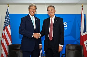 Secretary Kerry, British Foreign Secretary Hammond Shake Hands Before Meeting at NATO Summit in Wales (15146048165)