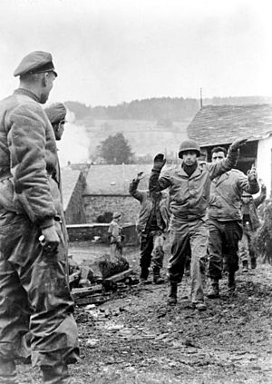 Bundesarchiv Bild 183-J28619, Ardennenoffensive, gefangene Amerikaner