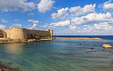 Kyrenia 01-2017 img02 Castle exterior
