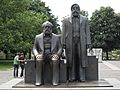 Marx und Engels Denkmal, alter Platz - panoramio