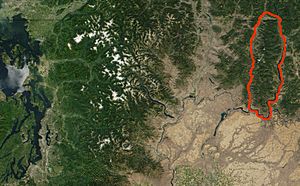 Kettle-River-Range NASA-MODIS 11Aug2001.jpg