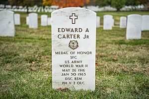Medal of Honor Headstone in Section 59 (48987425537)