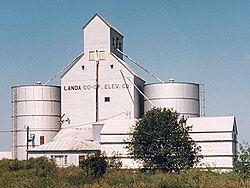Grain elevator in Landa