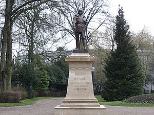 Statue Bayard1 Mézières