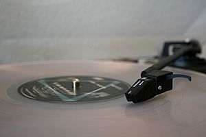 Technics turntable playing Dark Side of the Moon clear vinyl