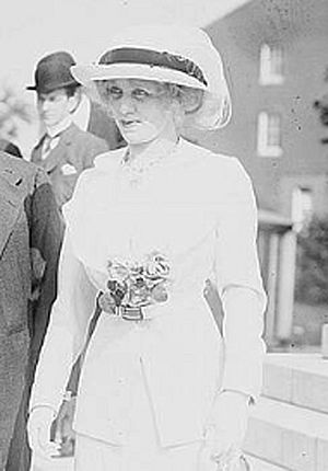 Dame Flora Reid circa 1910
