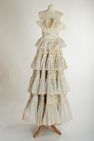 Heiress dress 1957 by Sybil Connolly - Full Length Front