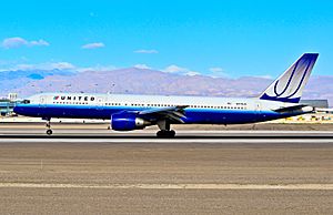 N515UA 1990 United Airlines Boeing 757-222 C-N 24840-306 (6480894661)