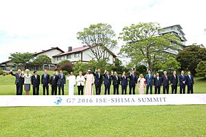 G7 members and Guest Invitees group photo