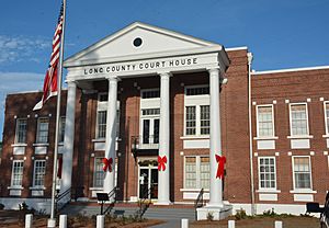 Long County Courthouse in Ludowici