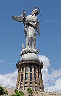 Virgen de Quito Panecillo 03