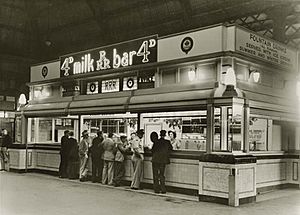 Central Station milk bar, 1946 (4009463159)